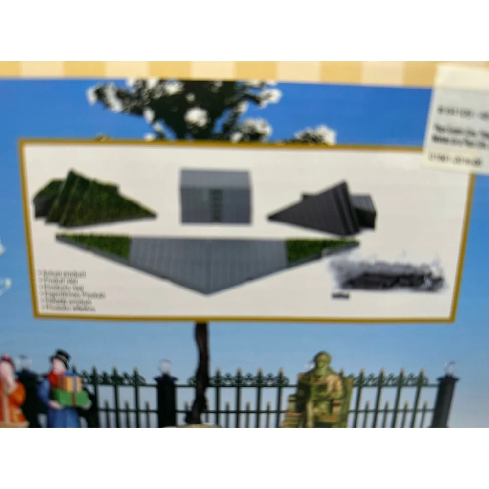 Lemax Plaza System Grey Triangle Grass‎ Landscape Accents 24 Pieces 64109